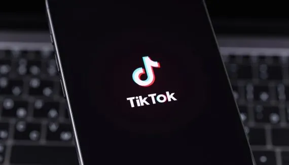 Vídeos no TikTok que simulam agressões contra mulheres são investigados pela PF