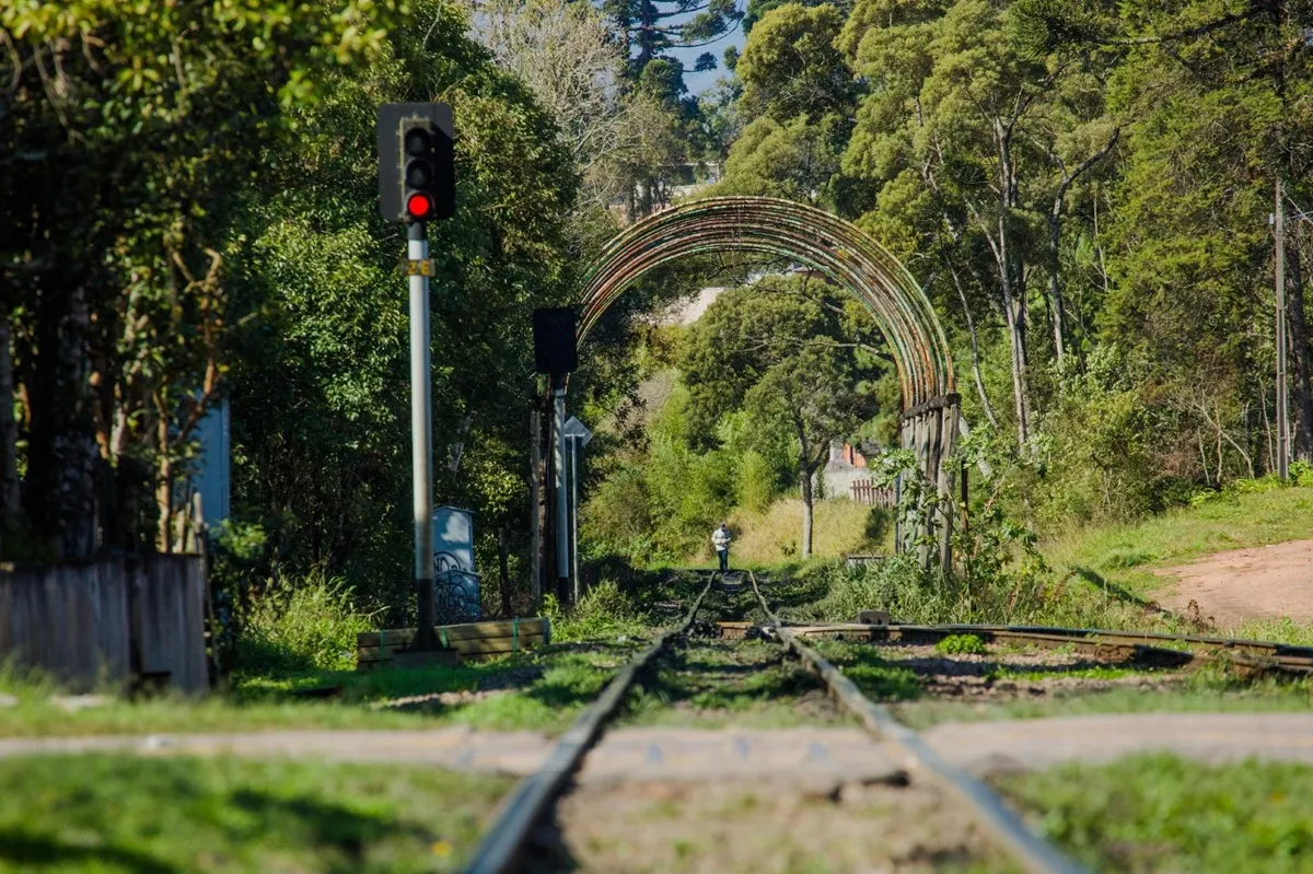 apitos de trens em piraquara durante a noite são proibidos pela justiça