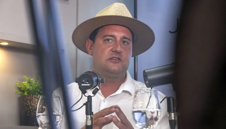 Ratinho Jr. acusa Congresso de omissão na segurança e confirma Caiado em 2026