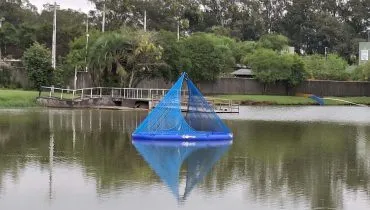 Lago na Grande Curitiba ganha estrutura flutuante que promete melhorar a qualidade da água