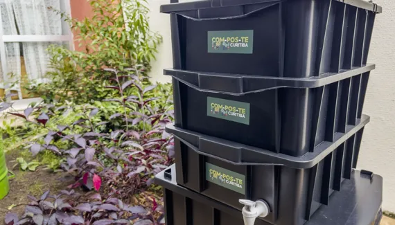 Programa distribui 200 composteiras domésticas em Curitiba; veja como participar