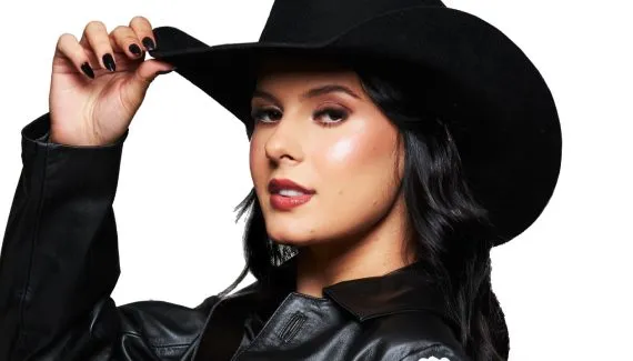 Ana Castela apresenta show inédito em teatro de Curitiba