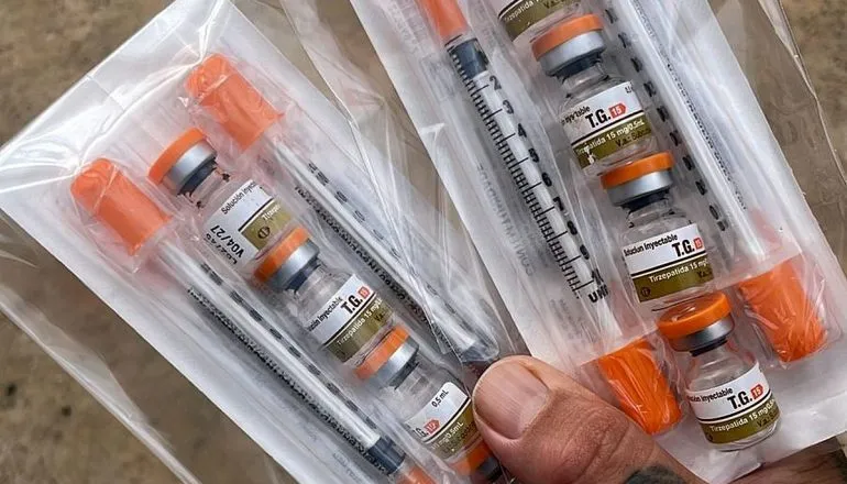 Emagrecedores vendidos sem receita são um risco: comércio ilegal acontece livremente