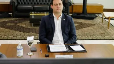 ratinho junior desiste da presidencia