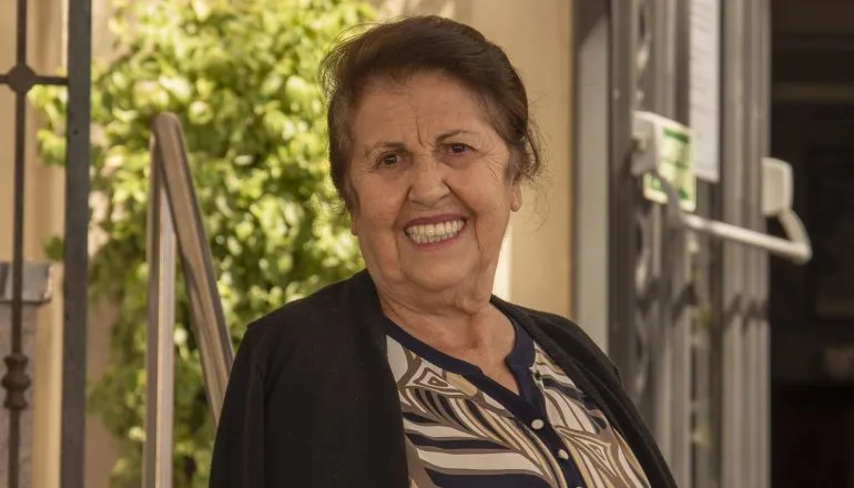 Dona Flora Madalosso, coração da cozinha, ajudou a criar os sabores que fizeram o restaurante virar símbolo da boa comida em Santa Felicidade.