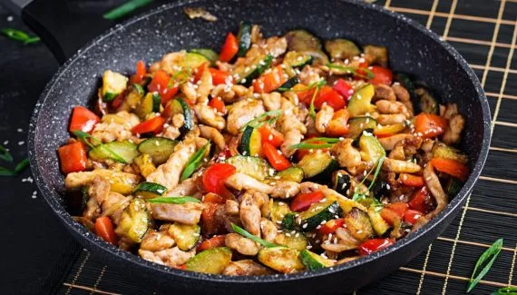 Jantar saudável: 3 receitas leves e práticas para o dia a dia