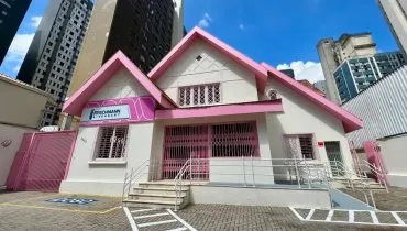 Nova unidade no Batel foi projetada para oferecer mais conforto, privacidade e acolhimento às mulheres, reunindo exames e serviços voltados ao cuidado contínuo em todas as fases da vida.