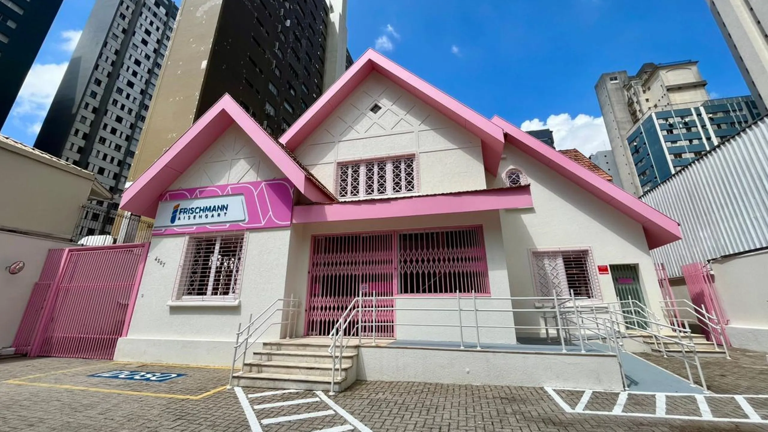 Nova unidade no Batel foi projetada para oferecer mais conforto, privacidade e acolhimento às mulheres, reunindo exames e serviços voltados ao cuidado contínuo em todas as fases da vida.