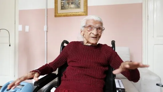 Efigênia Rolim, a Rainha do Papel de Bala, morre aos 94 anos em Curitiba