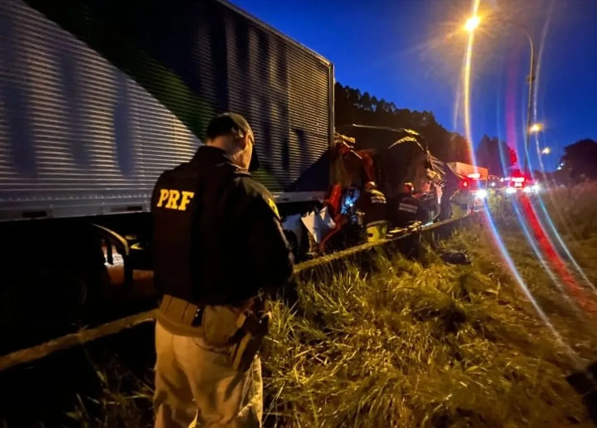 acidente na br 116 deixa três mortos