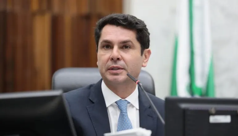 Pra enfrentar Moro, Alexandre Curi deixa o PSD e vai pro Republicanos