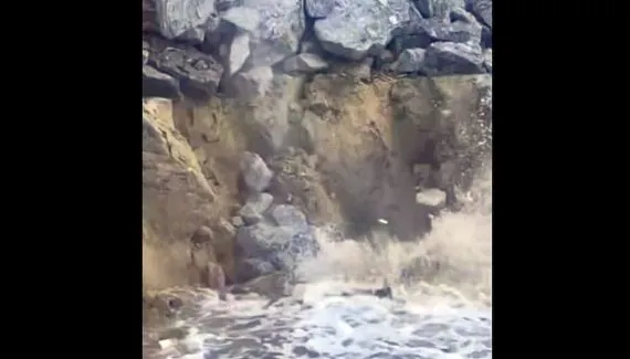 Maré alta põe construção milionária recém entregue em risco no Litoral do Paraná