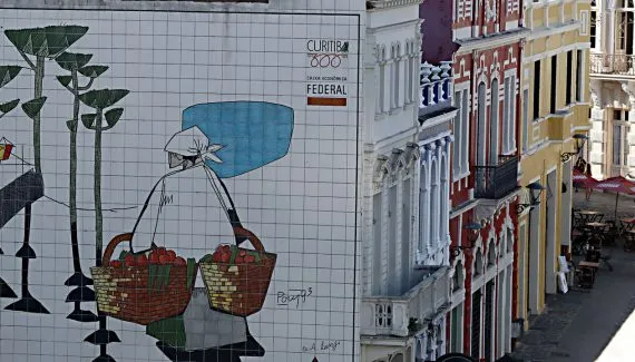 Curitiba é a nova Miami: capital é a que mais recebe cubanos do Brasil