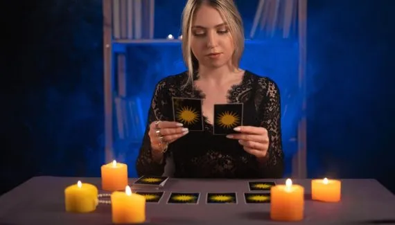 Tarot do dia: previsão para os 12 signos em 03/04/2026