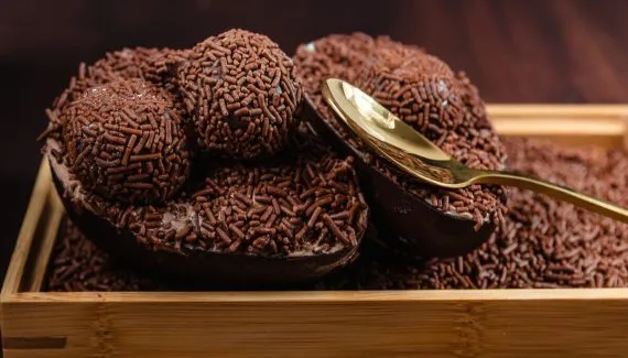 Ovo de Páscoa caseiro: 8 receitas fáceis e econômicas