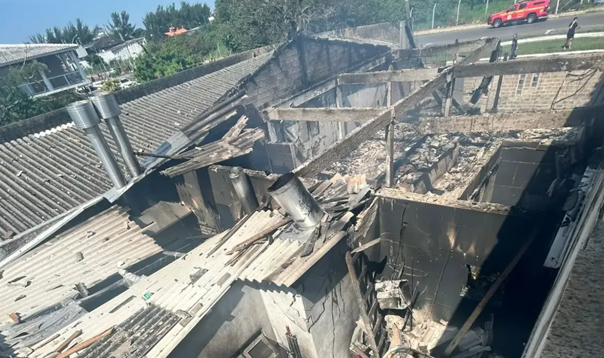 Avião de pequeno porte cai sobre restaurante no Rio Grande do Sul