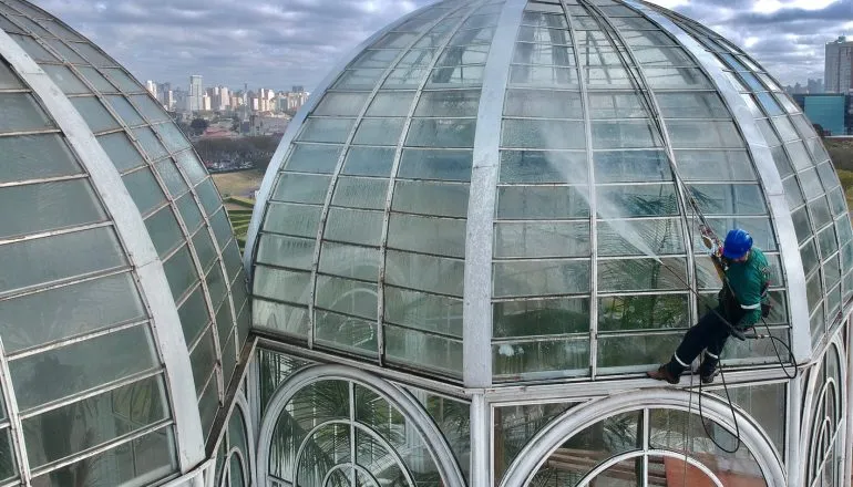 Estufa do Jardim Botânico fecha para limpeza; veja até quando