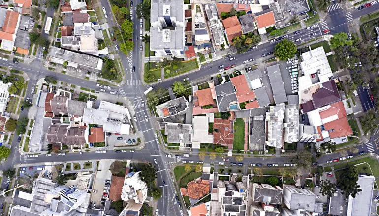 Crescimento urbano disperso desafia modelo de cidades de 15 minutos no Paraná