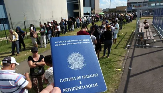 O que está por trás do desemprego em mínima histórica no Brasil