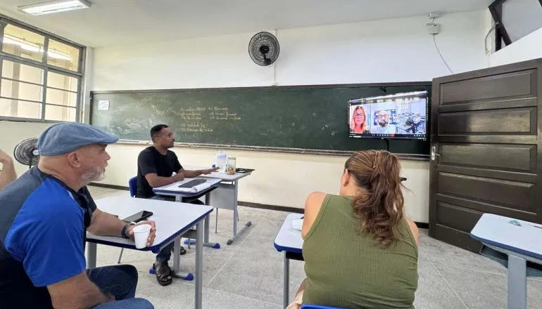 Incêndio no Instituto de Educação de Paranaguá; onde os alunos vão estudar?