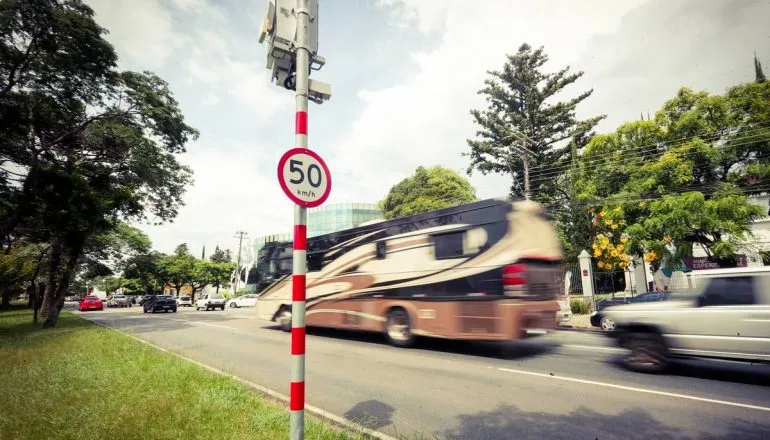 Fim da ‘Multa Surpresa’: projeto isenta comprador de veículo de pagar infrações do antigo dono