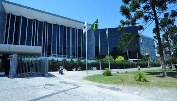 Janela partidária: União Brasil perde todos os deputados e PL dispara na Alep