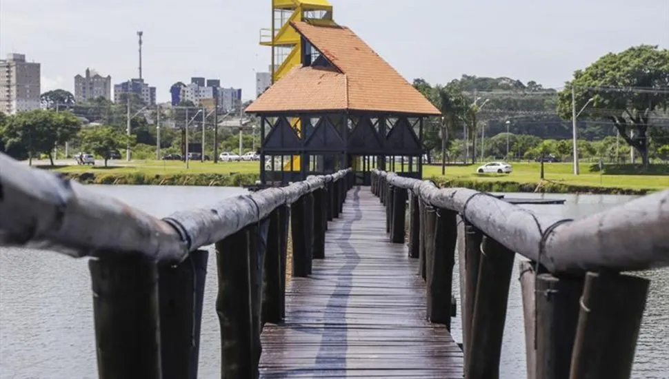 prefeito de curitiba libera obras de revitalização no parque náutico e praça menonitas, no boqueirão