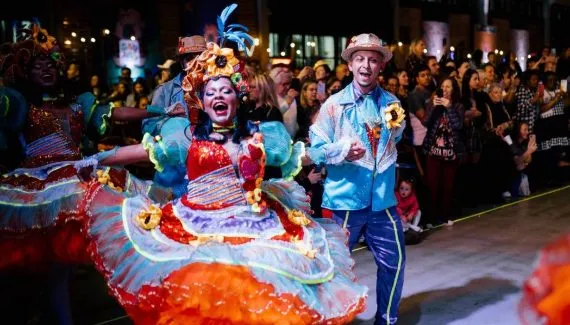 São João de Curitiba abre venda de ingressos hoje; Bienal convoca público para obra