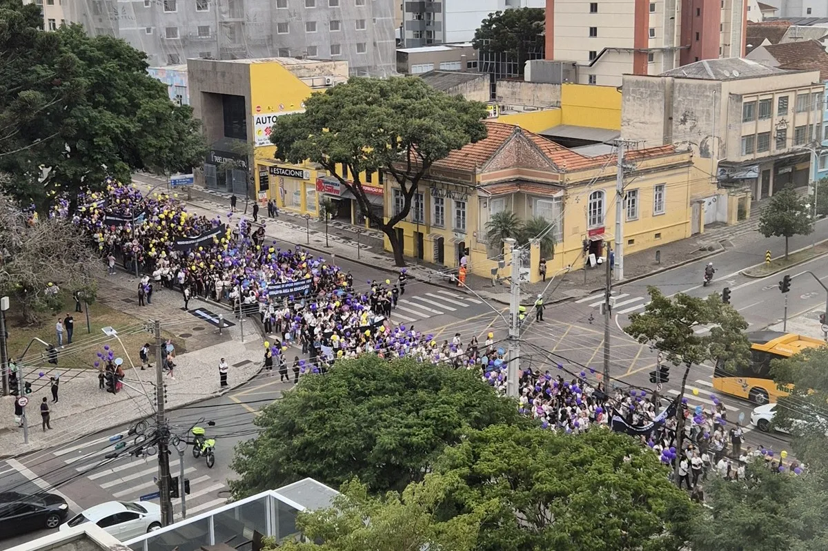 professores de curitiba e prefeitura fazem acordo e greve é encerrada