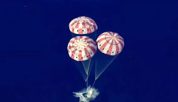 Como foi o retorno da tripulação da Artemis 2 após missão lunar?