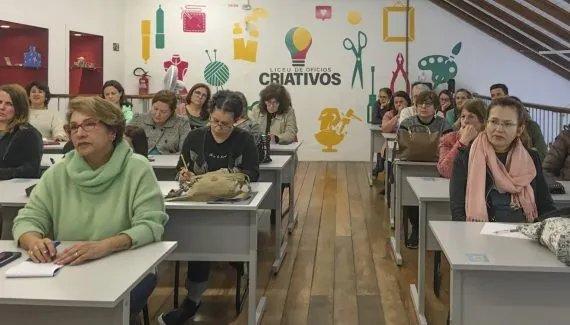 Do cuidado com pets à renda nas feiras: Liceu de Ofícios Criativos abre semana com cursos estratégicos para artesãos