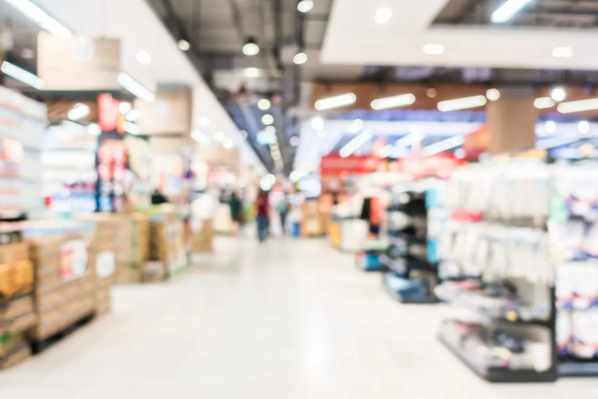 Varejo de construção perde espaço para aplicativos e vive crise no Paraná