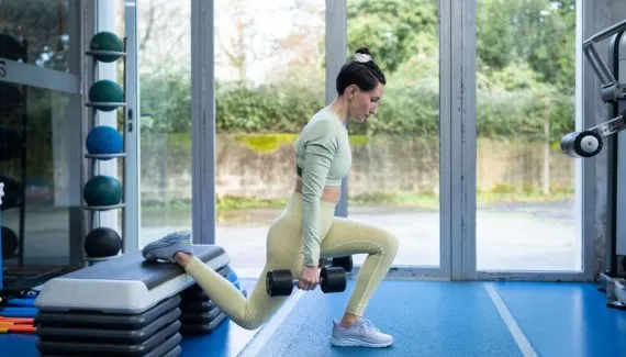 Agachamento búlgaro: 5 motivos para incluir o exercício na sua rotina