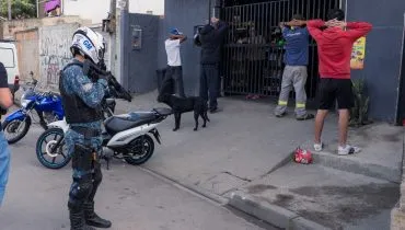 Operação Cabo Seguro fiscaliza 6 pontos e prende 2 por tráfico