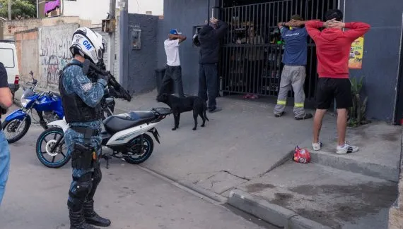 Operação Cabo Seguro fiscaliza 6 pontos e prende 2 por tráfico