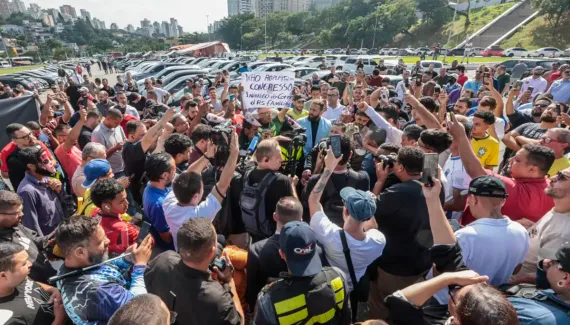 Votação de projeto que regulamenta trabalho por aplicativo é cancelada na Câmara