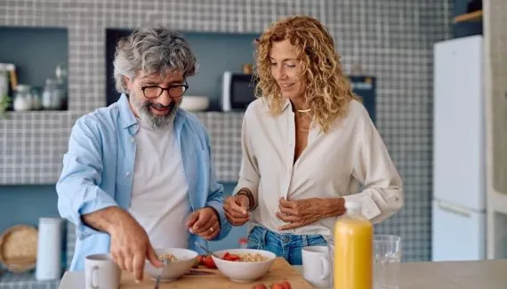 Longevidade: por que proteínas e cálcio se tornam ainda mais importantes após os 40 anos
