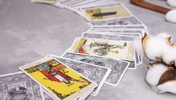 Tarot do dia: previsão para os 12 signos em 16/04/2026 