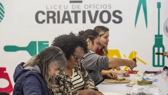 Artesãos de Curitiba recebem qualificação voltada ao turismo