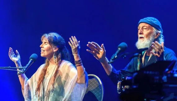 Mantras, música e meditação: dupla retorna ao Brasil 10 anos depois