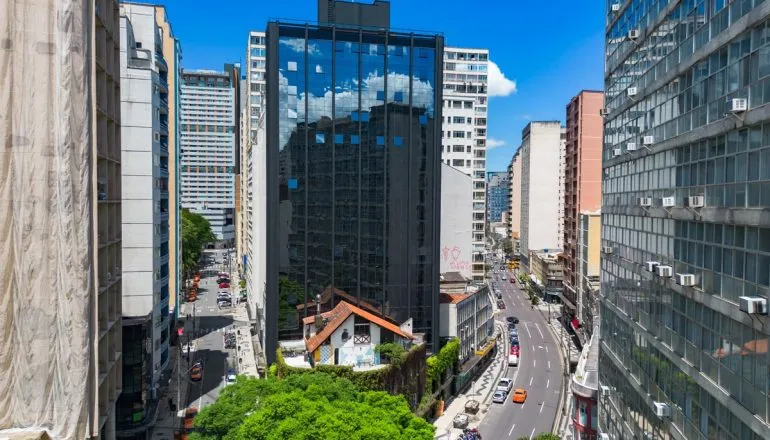 Airbnb ou moradia? Imóveis compactos viram tendência no mercado de Curitiba