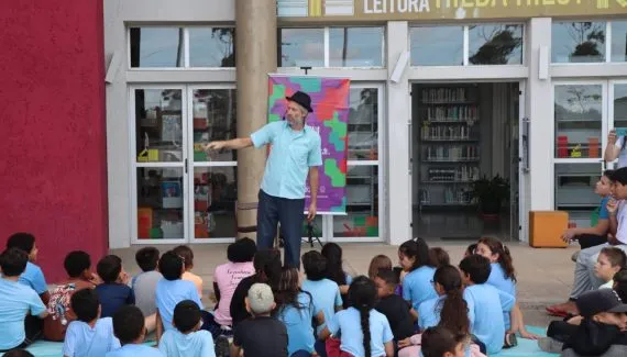 Maratona de Histórias encerra Curitiba Lê neste domingo