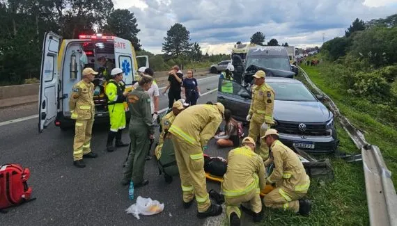 Engavetamento na BR-277 mata adolescente e deixa feridos na Grande Curitiba