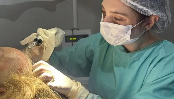 Referência em calvície, hospital do Paraná oferece tratamento gratuito pelo SUS