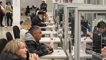 Justiça Eleitoral amplia horário de atendimento em 23 cidades do Paraná para regularização do título de eleitor; confira os prazos