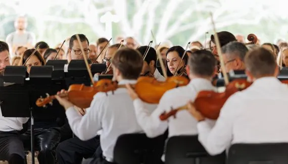 Orquestra Sinfônica do Paraná faz concerto gratuito no MON neste sábado