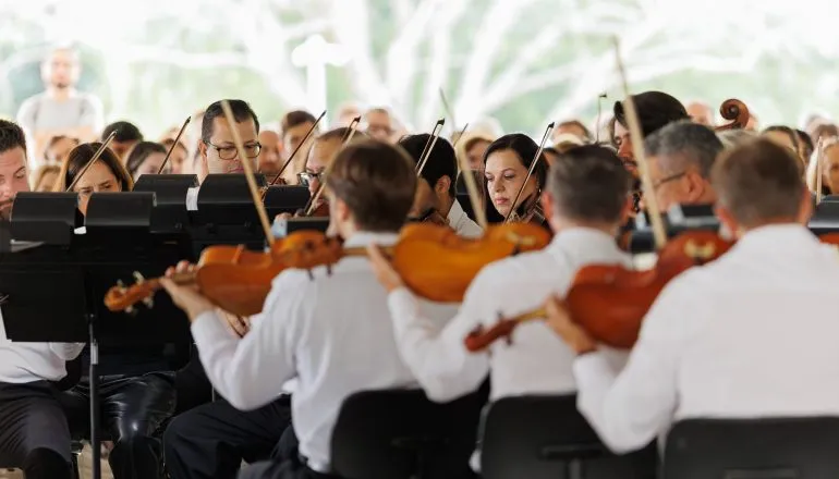 Orquestra Sinfônica do Paraná faz concerto gratuito no MON neste sábado