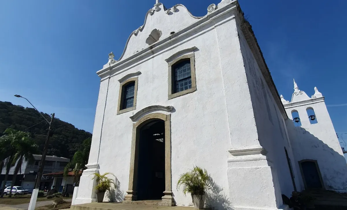 Construída com óleo de baleia, igreja de 250 anos de Guaratuba, no litoral do Paraná, será restaurada