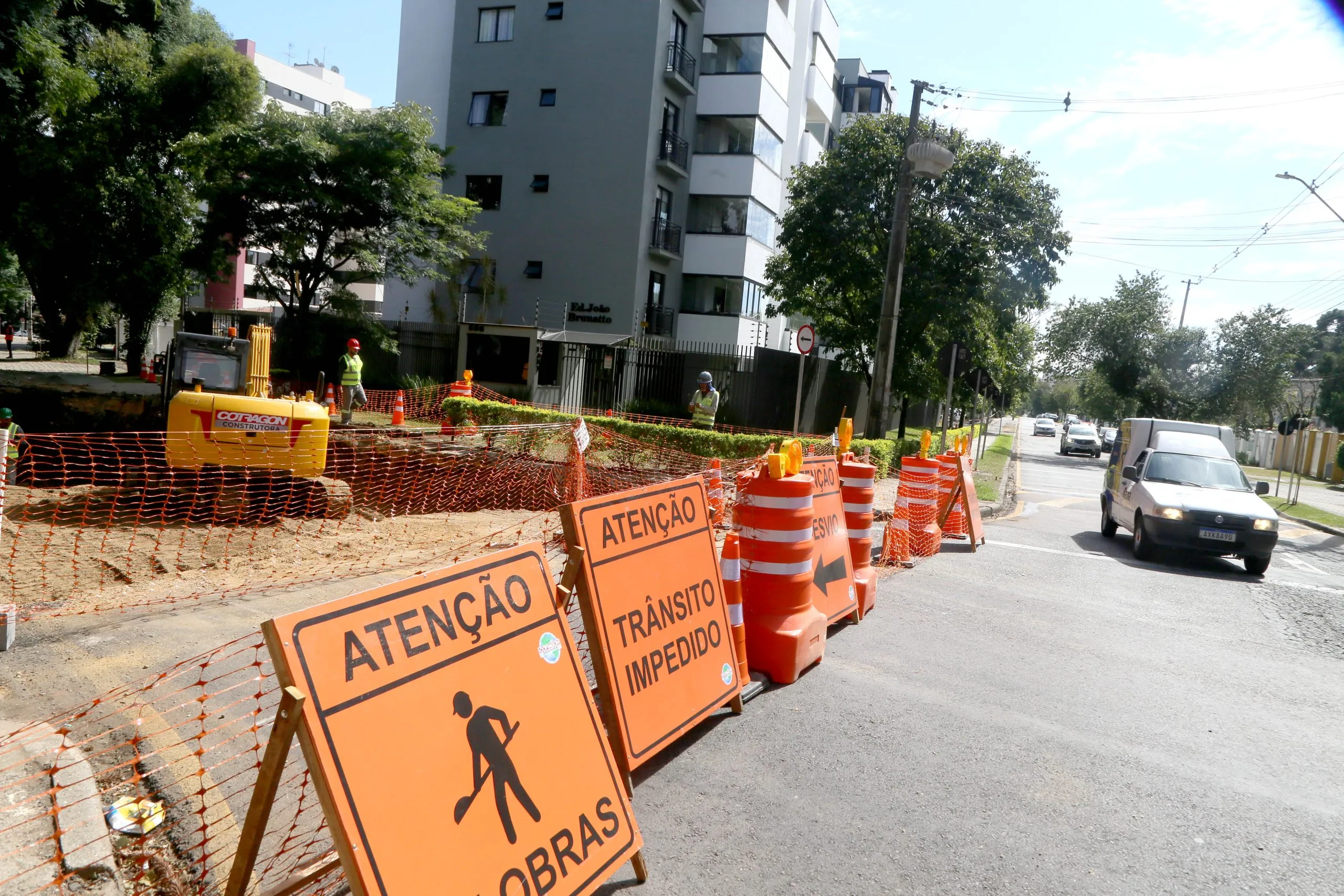 Bloqueio em rua importante do Portão será ampliado nesta quarta