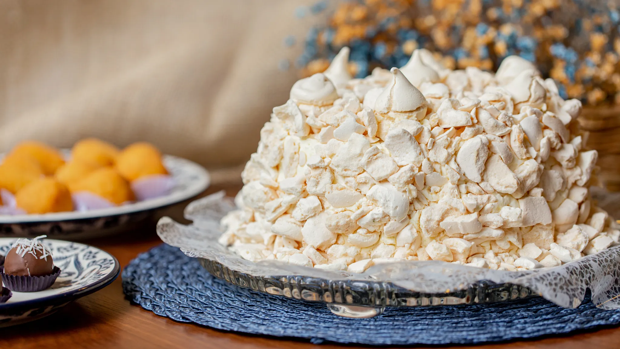 Bolos, tortas, docinhos e salgados são produzidos com ingredientes selecionados e técnicas que valorizam o trabalho artesanal